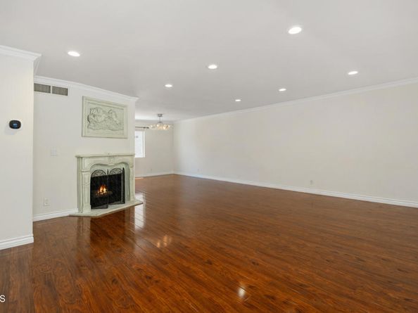 9503 Via Venezia, Burbank CA 91504