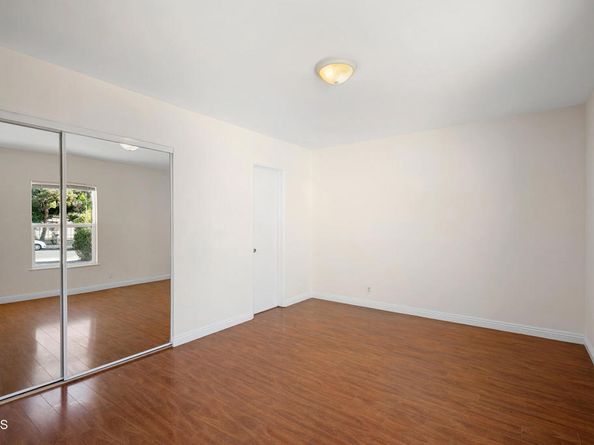 8534 Garden Grove Avenue, Northridge CA 91325