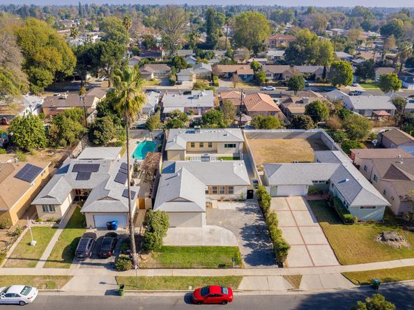 8534 Garden Grove Avenue, Northridge CA 91325