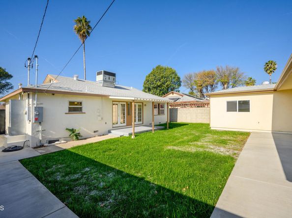 8534 Garden Grove Avenue, Northridge CA 91325