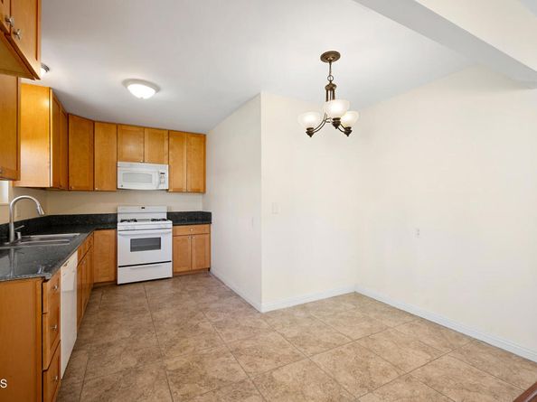 8534 Garden Grove Avenue, Northridge CA 91325