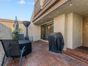 18360 Collins Street L, Tarzana CA 91356