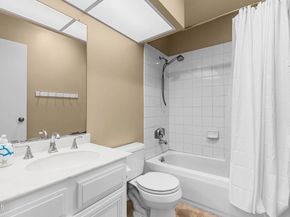 18360 Collins Street L, Tarzana CA 91356