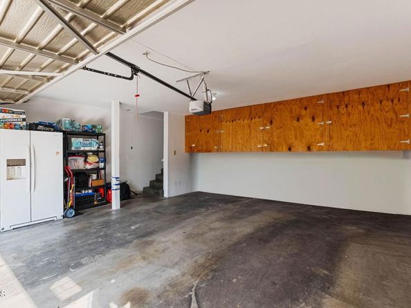 18360 Collins Street L, Tarzana CA 91356