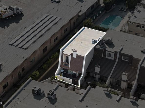 18360 Collins Street L, Tarzana CA 91356