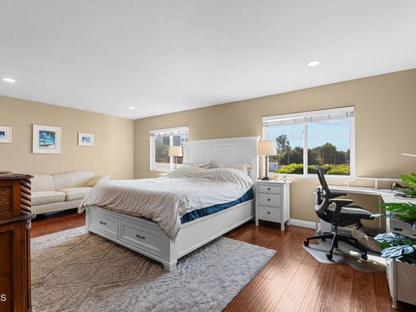 18360 Collins Street L, Tarzana CA 91356