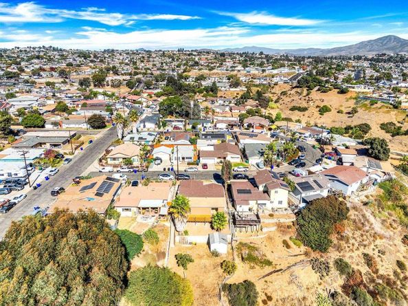 2862 Callejon, San Diego CA 92139