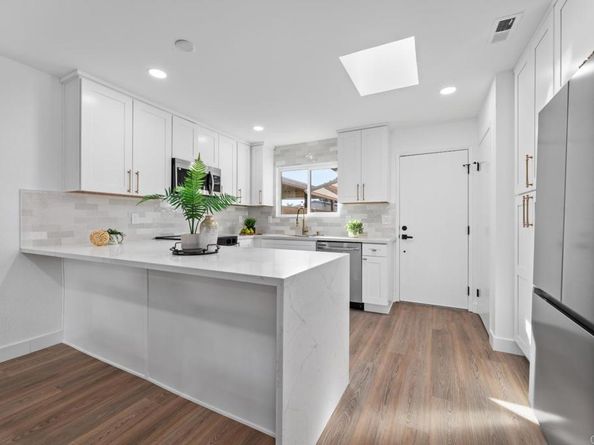 1014 Plover Way, Oceanside CA 92057