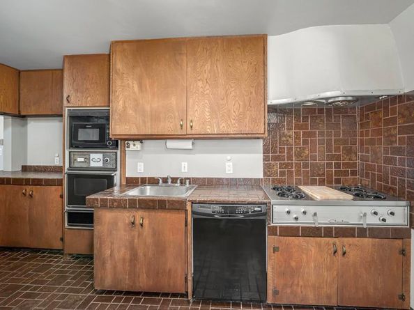 6143 Tarragona Drive, San Diego CA 92115