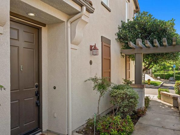 283 Aventura Dr 12, Chula Vista CA 91914
