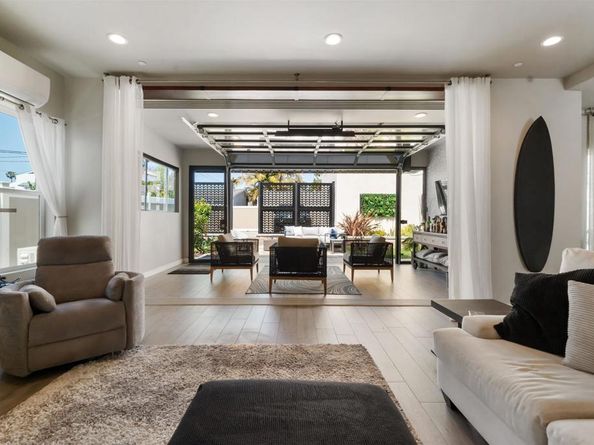 1270 Emerald Street, San Diego CA 92109