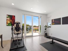 1270 Emerald Street, San Diego CA 92109
