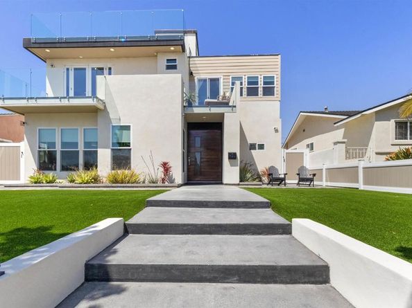 1270 Emerald Street, San Diego CA 92109