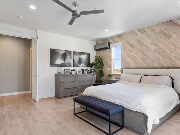 1270 Emerald Street, San Diego CA 92109