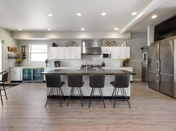 1270 Emerald Street, San Diego CA 92109