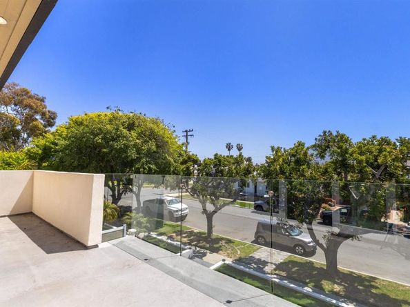 1270 Emerald Street, San Diego CA 92109