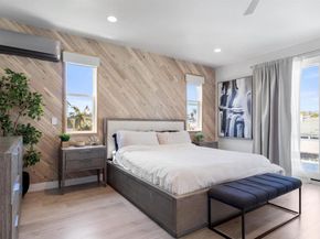 1270 Emerald Street, San Diego CA 92109