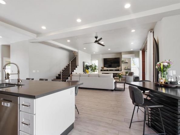 1270 Emerald Street, San Diego CA 92109
