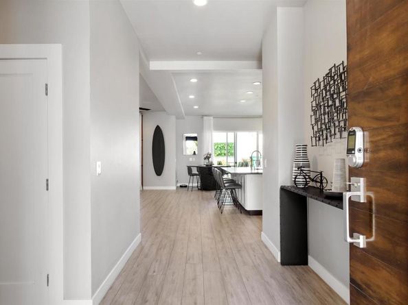 1270 Emerald Street, San Diego CA 92109