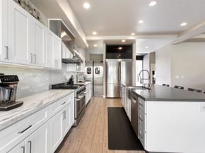 1270 Emerald Street, San Diego CA 92109