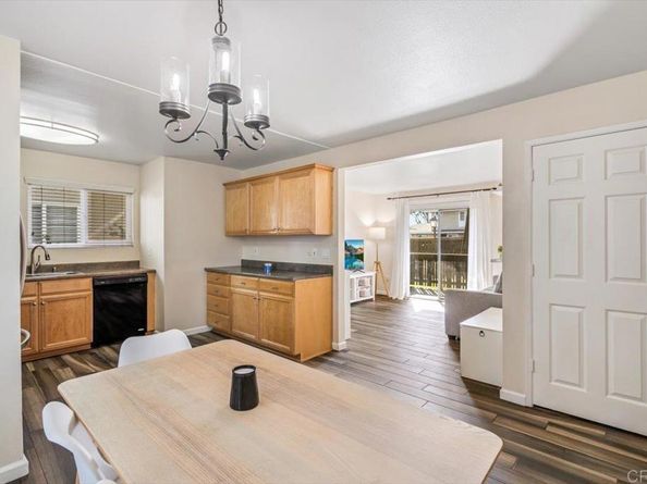 2528 White Oak Place 5, Escondido CA 92027