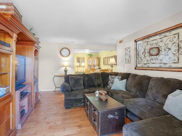 2536 White Oak Place 1, Escondido CA 92027