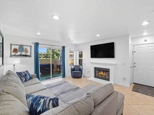 2083 Lakeridge Circle 104, Chula Vista CA 91913