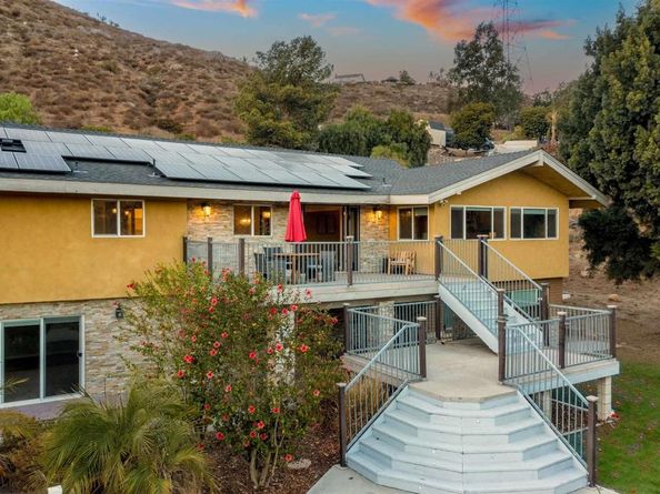 2846 Willow Glen Dr, El Cajon CA 92019