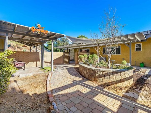 2846 Willow Glen Dr, El Cajon CA 92019