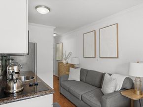 1021 Scott Street 122, San Diego CA 92106