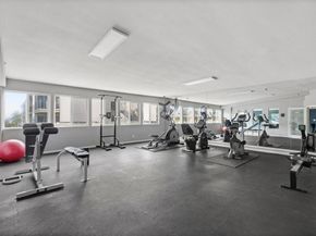 1021 Scott Street 122, San Diego CA 92106