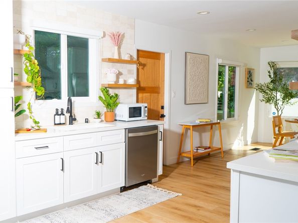 1923 Hollyvista, Los Angeles CA 90027