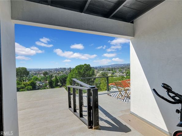 1923 Hollyvista, Los Angeles CA 90027
