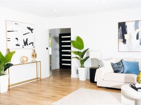 1923 Hollyvista, Los Angeles CA 90027
