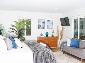 1923 Hollyvista, Los Angeles CA 90027
