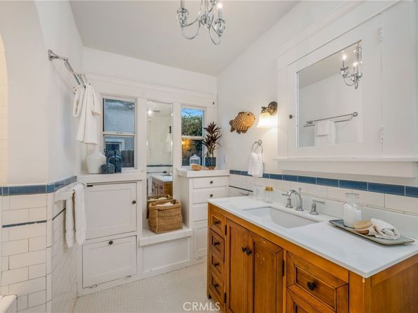 227 Ximeno Avenue, Long Beach CA 90803