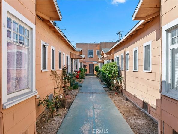 426 E 17th Street, Long Beach CA 90813