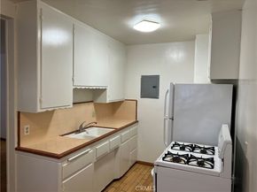 824 Redondo Ave, Long Beach CA 90804