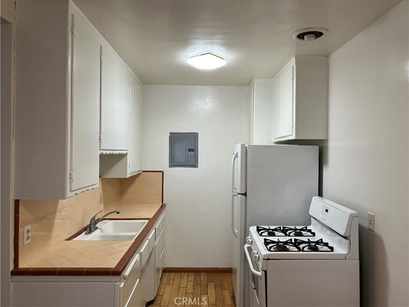 824 Redondo Ave, Long Beach CA 90804