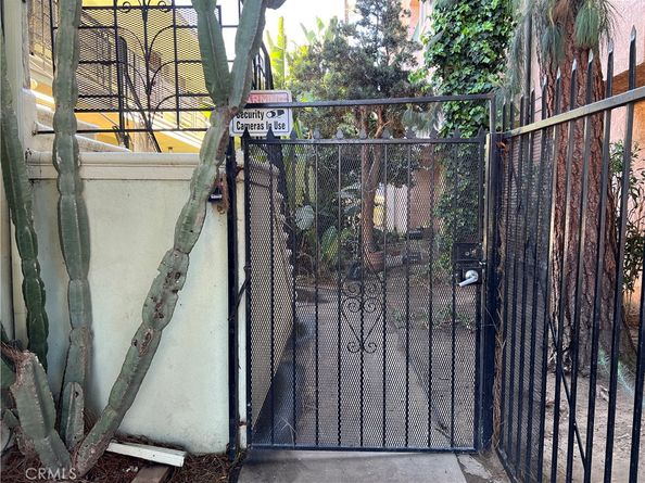 824 Redondo Ave, Long Beach CA 90804