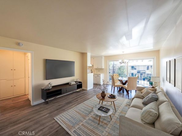 1405 E 1st Street 10, Long Beach CA 90802