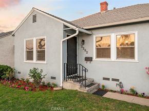 2282 Pepperwood Avenue, Long Beach CA 90815