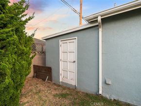 2282 Pepperwood Avenue, Long Beach CA 90815
