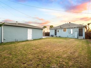 2282 Pepperwood Avenue, Long Beach CA 90815