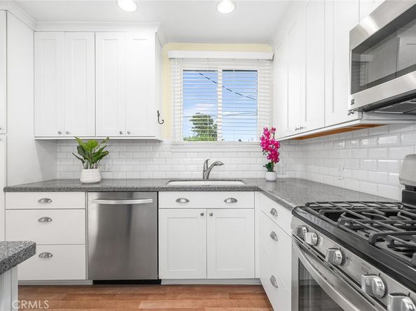 2282 Pepperwood Avenue, Long Beach CA 90815