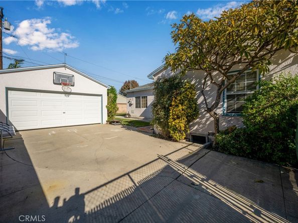 5815 E Oxholm, Long Beach CA 90808