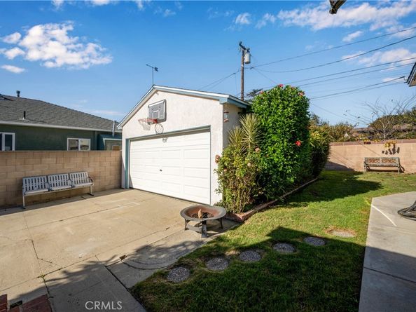 5815 E Oxholm, Long Beach CA 90808
