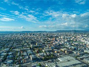 900 W Olympic Boulevard 46B, Los Angeles CA 90015