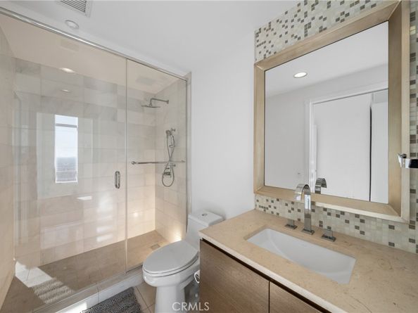 900 W Olympic Boulevard 46B, Los Angeles CA 90015