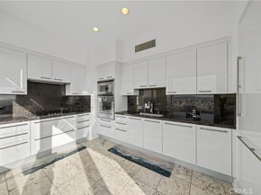 900 W Olympic Boulevard 46B, Los Angeles CA 90015